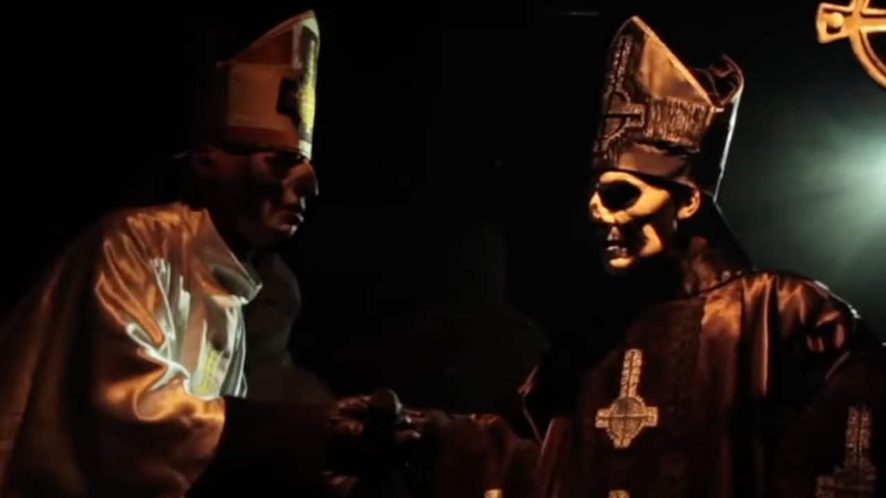 “As all popes do, they have their reign and then we continue forward”: What happened the night Ghost’s Papa Emeritus I passed the torch to Papa II onstage