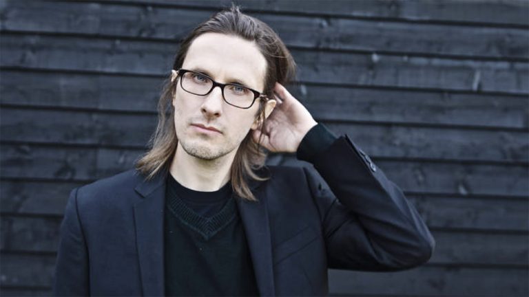 “I’d love for one of my songs to become huge. I believe I’ve written stuff that could easily cross over. But the industry isn’t set up for someone like me to do that”: Steven Wilson once wanted to be a rock star, but became a musician instead