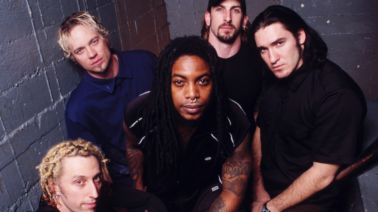 “That’s how you know the song didn’t have anything to do with Dez Fafara: you’d have seen him beat up, too!” From the WWE to the nu metal feud that never was, the strange story of Sevendust’s Enemy