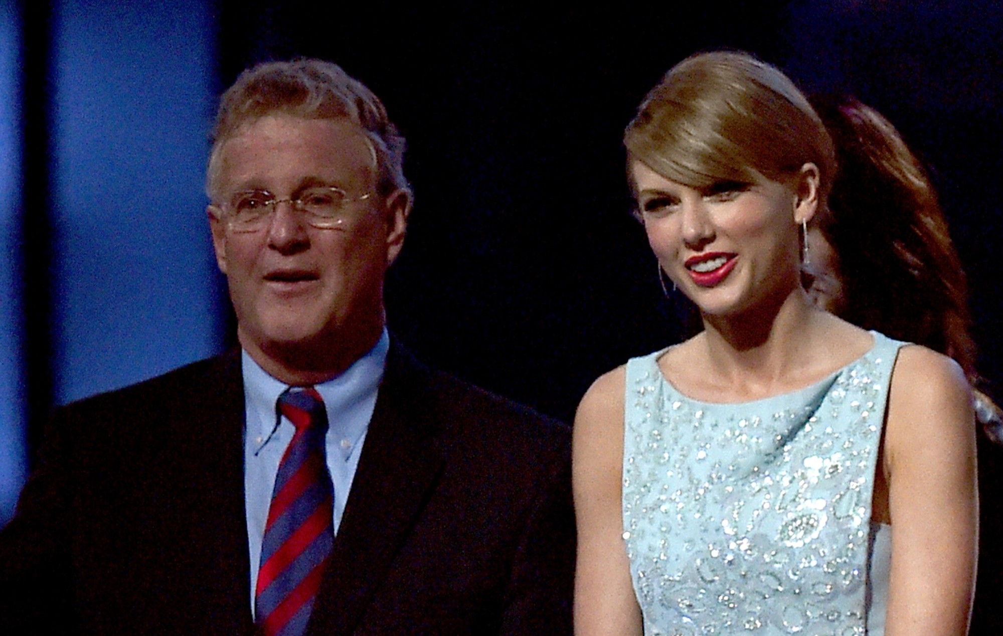 Taylor Swift’s dad under investigation for alleged assault of paparazzo in Sydney