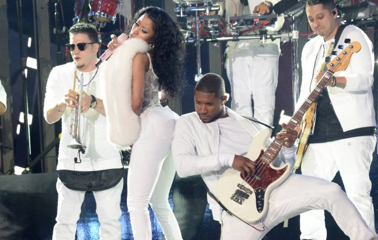 Usher regrets smacking Nicki Minaj on the bum at 2014 VMAs: “I shouldn’t have smacked her”