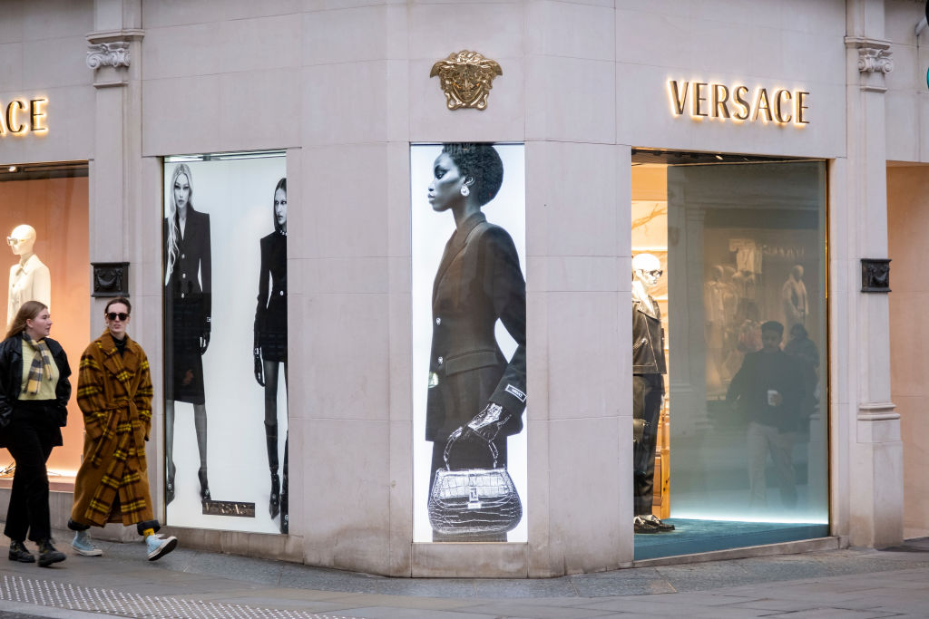 Chaos Erupts At Versace Sample Sale In New York City [Video]