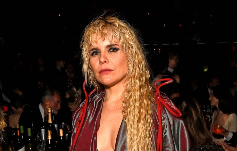 Paloma Faith announces new memoir: ‘MILF’