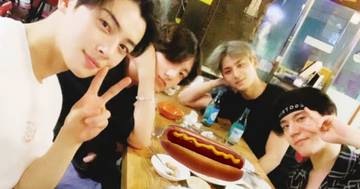 Busy Schedules Aren’t Important For The 97-Liner Idols When Hot Dogs Exist