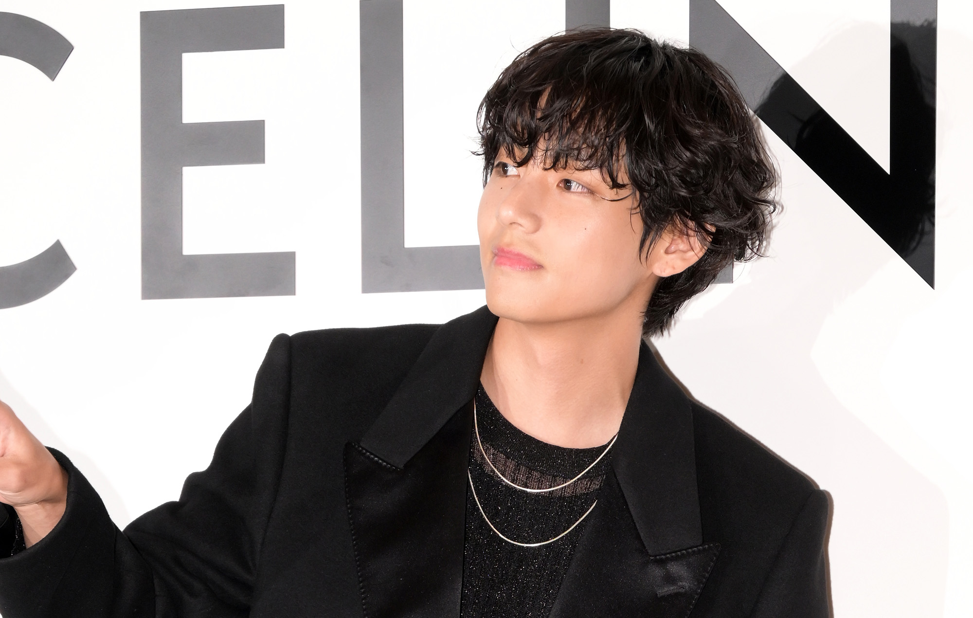 BTS’ V announces new English single, ‘Fri(end)s’