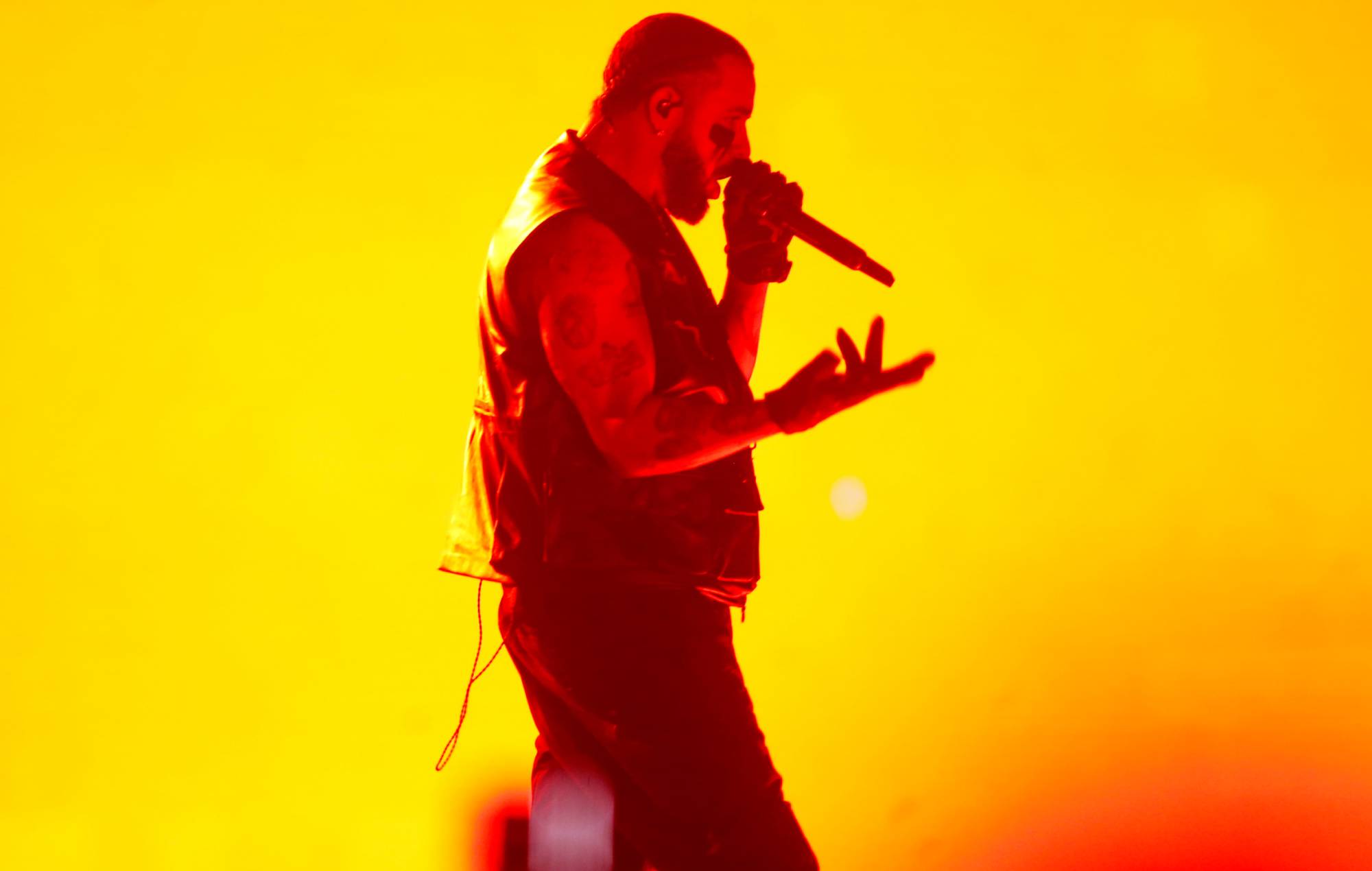 Drake pays tribute to two fans killed outside his St. Louis concert