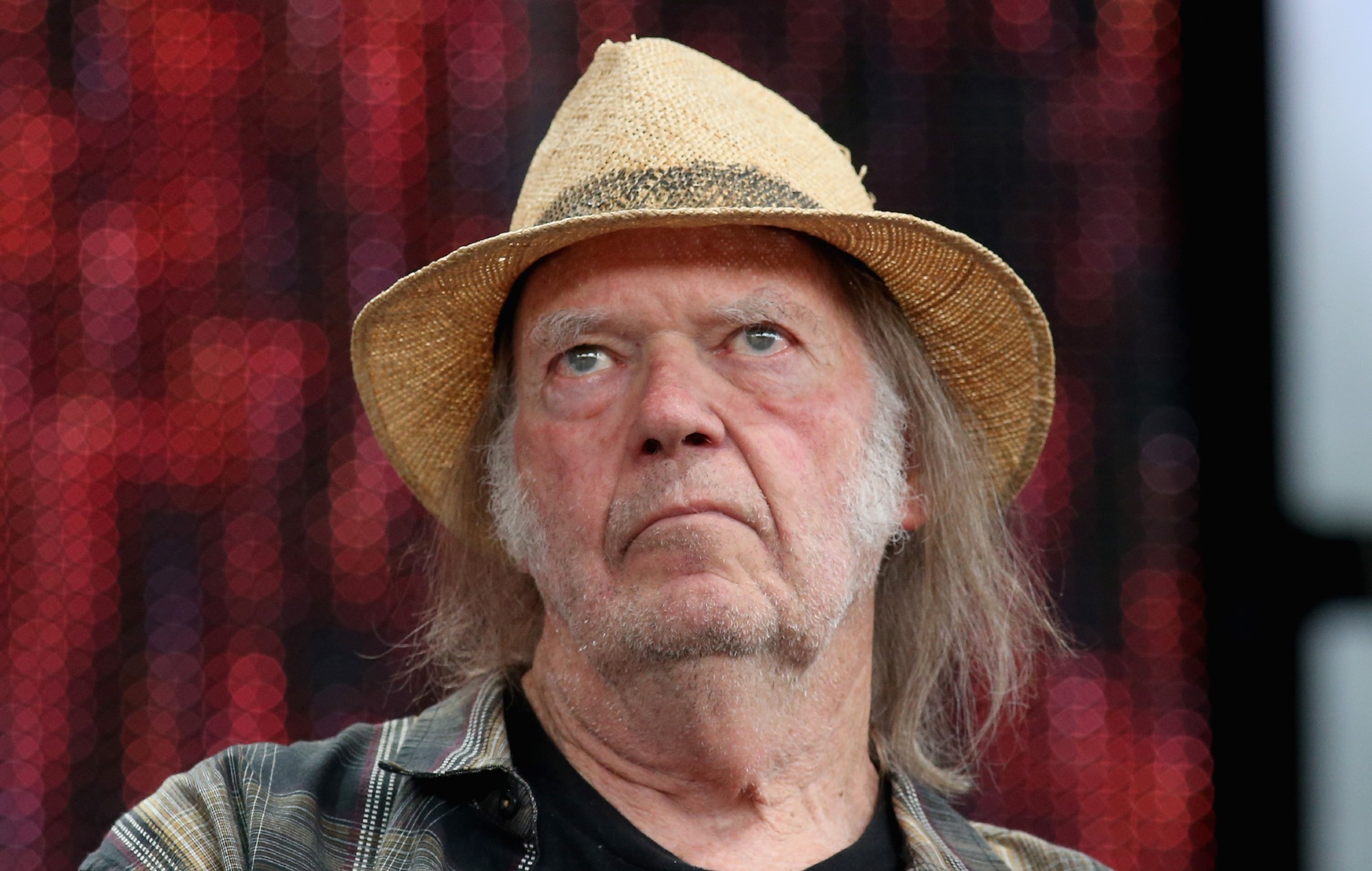 Neil Young announces return to Spotify after Apple and Amazon pick up Joe Rogan’s controversial podcast