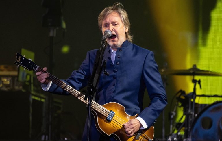 Paul McCartney and The Eagles play The Beatles’ ‘Let It Be’ at Jimmy Buffett tribute show