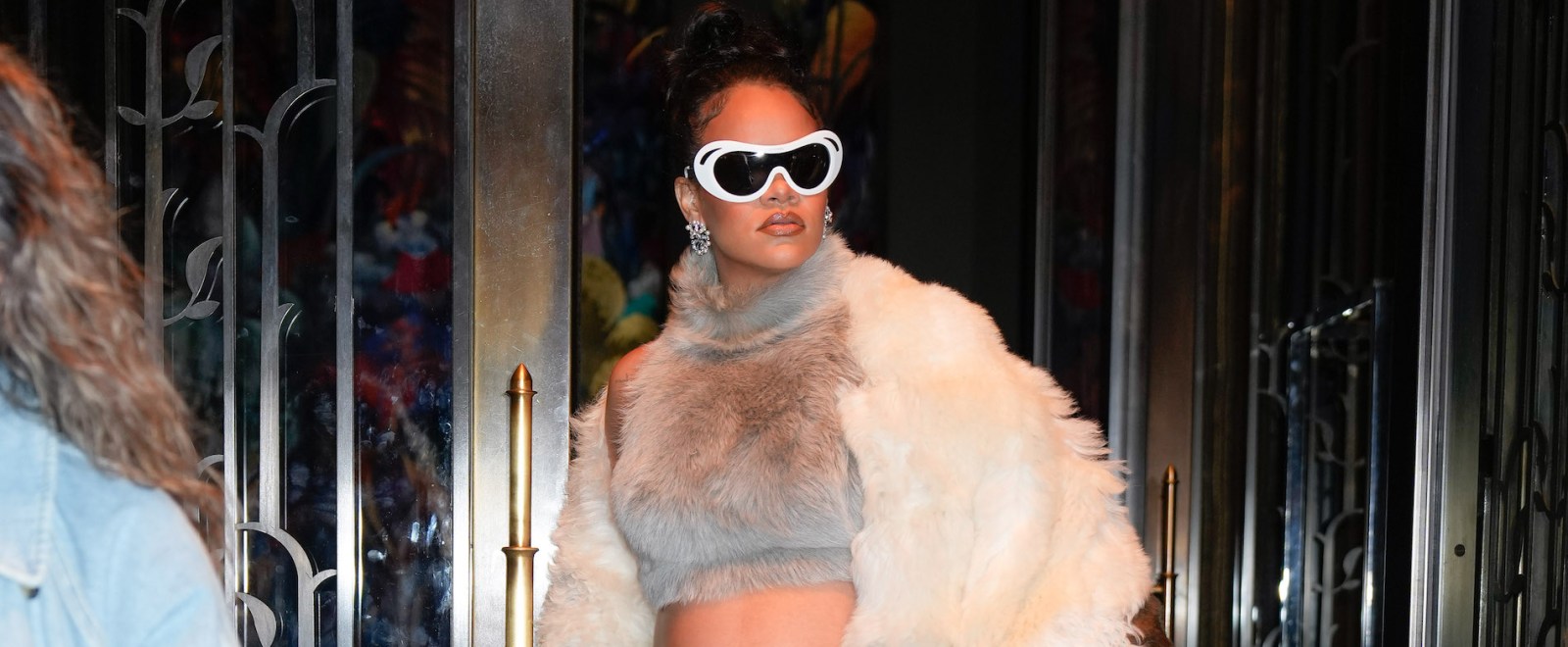 Rihanna’s Iconic Instagram Profile Picture Is Gone After A Decade And Fans Are Mourning The Tragic Loss