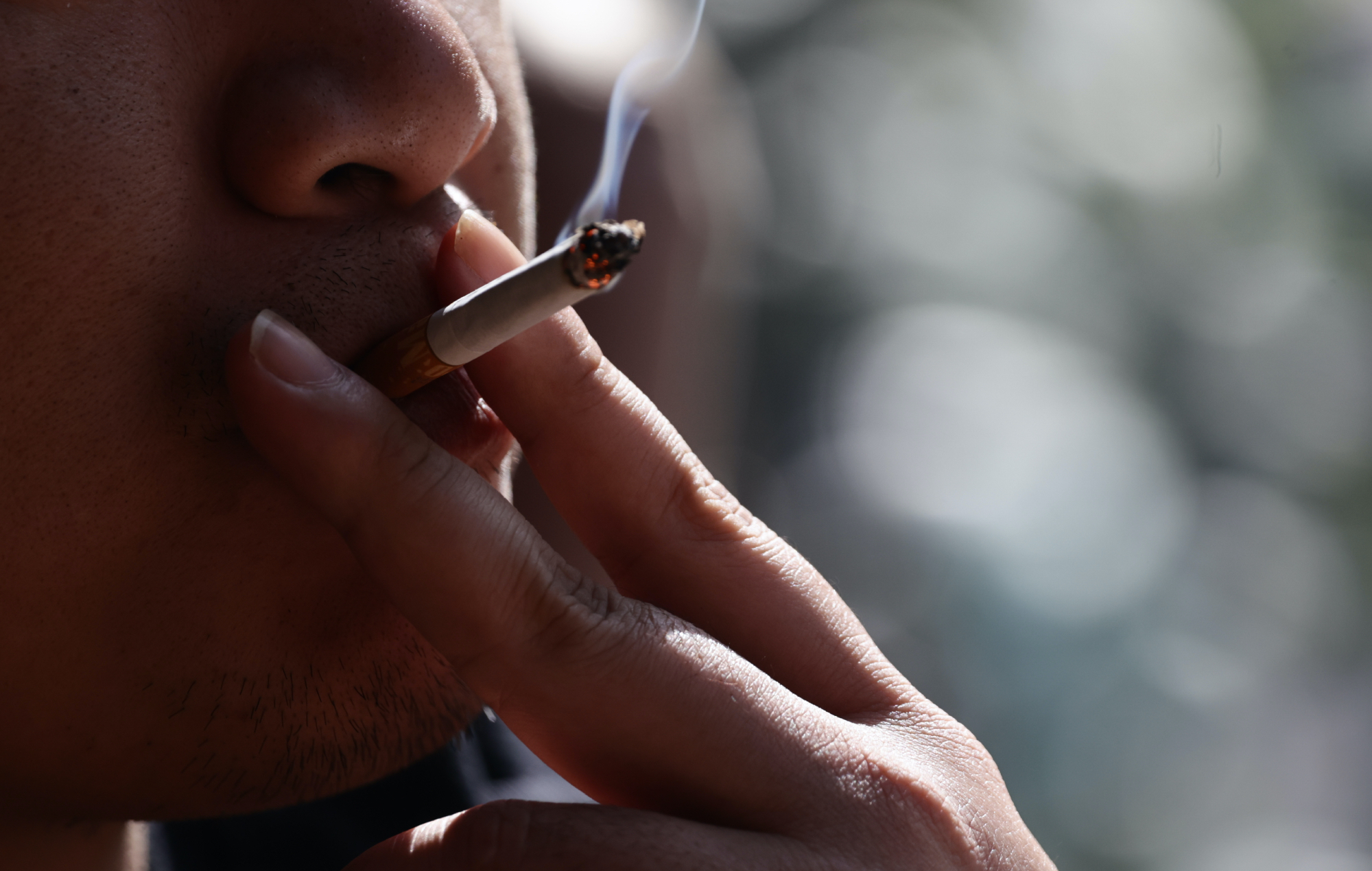 UK MPs vote for smoking ban for those born after 2009