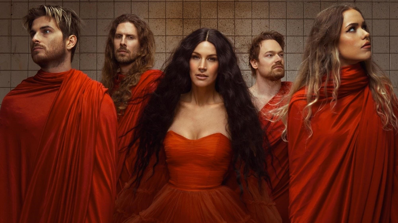 Everyone that left Delain in 2021 will perform on singer Charlotte Wessels’ next album: “This is the album I want to re-introduce myself with, and I’m so glad to do it with this amazing team.”
