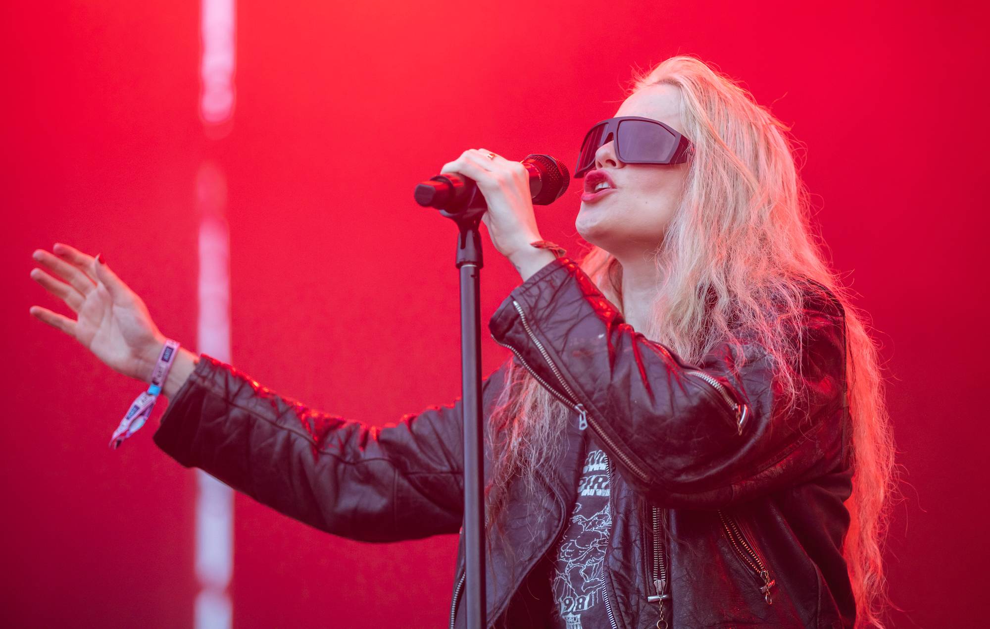 Watch Sky Ferreira cover Lady A’s ‘Need You Now’ at Coachella