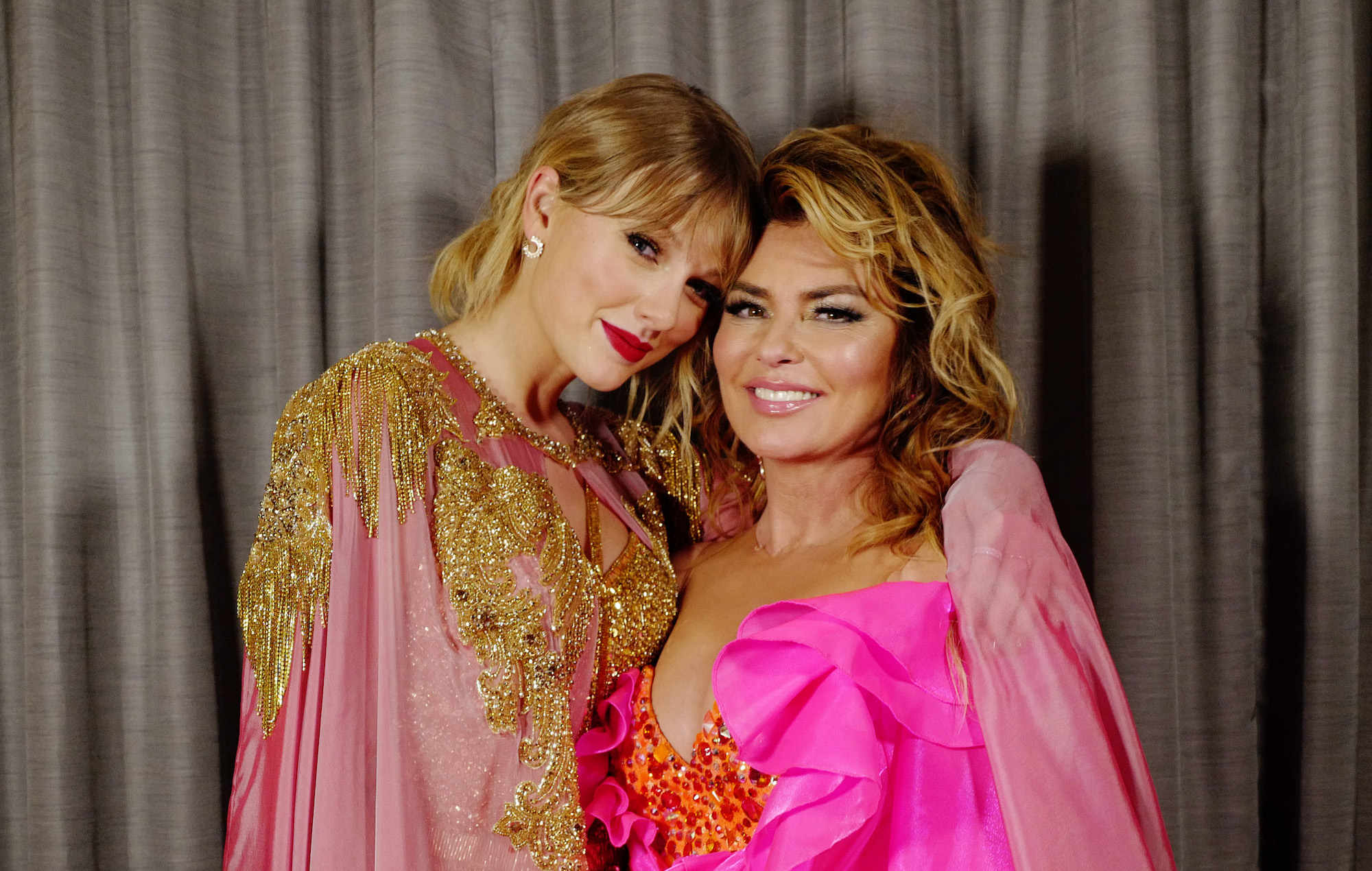 Shania Twain praises Taylor Swift’s work ethic: “That girl is working her butt off”