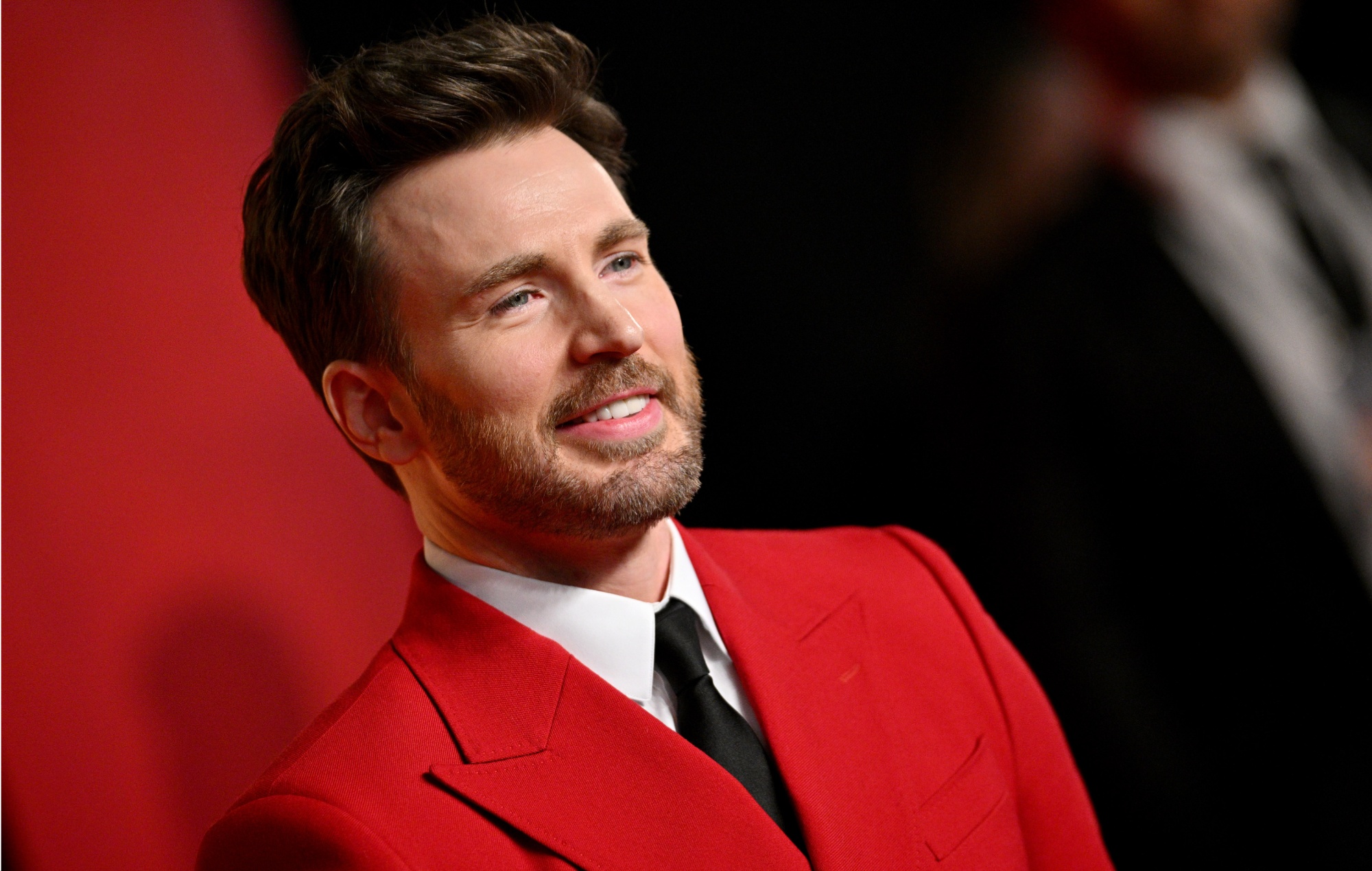 Chris Evans criticised after clarifying “misinformation” about “bomb” photo