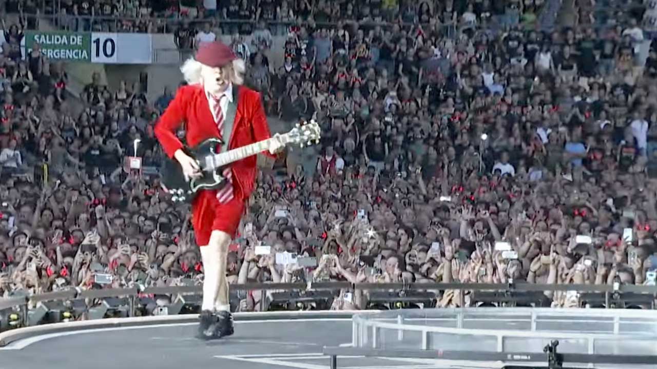 Pro-shot footage of AC/DC playing live in Spain emerges online