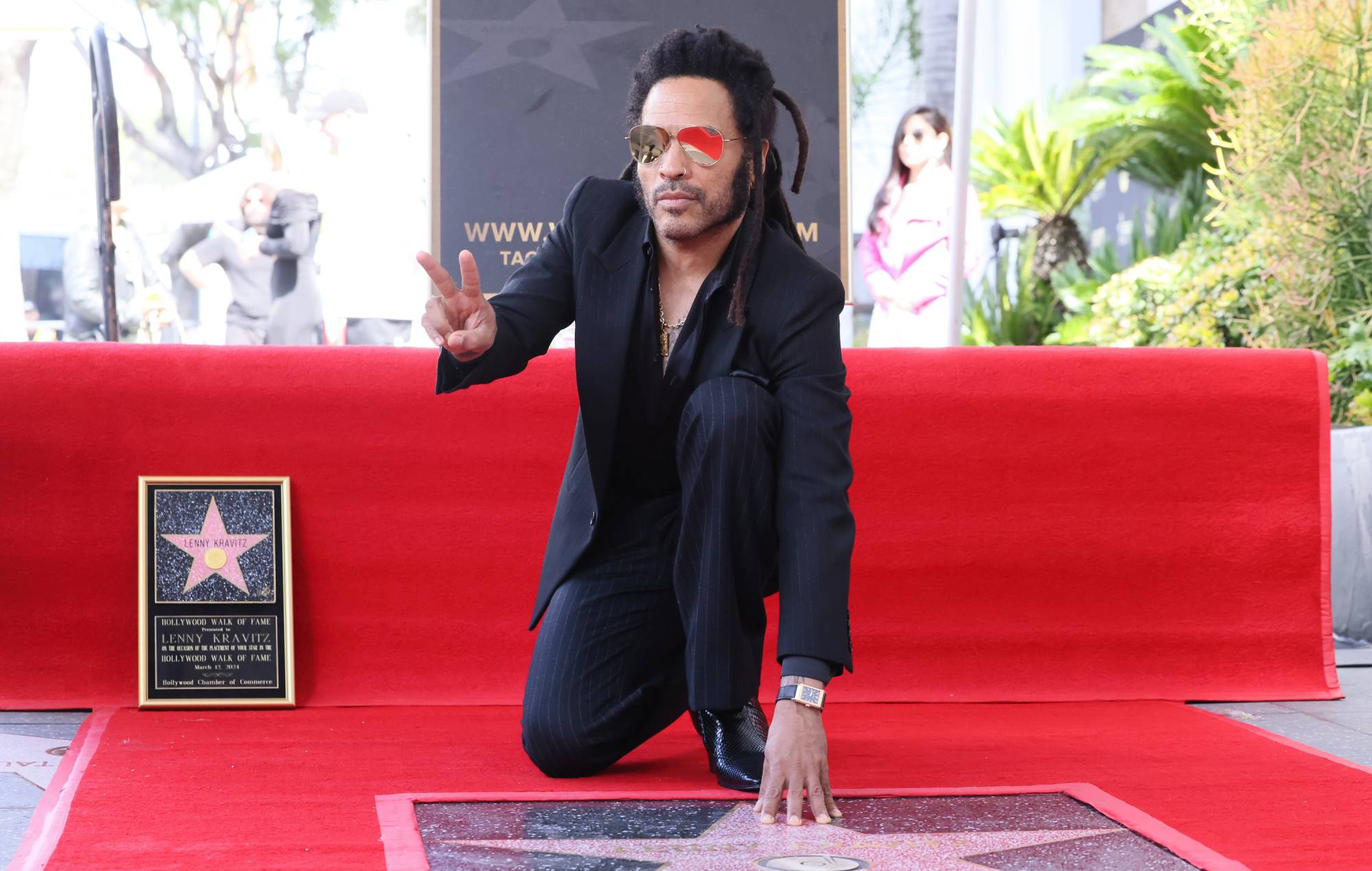 Lenny Kravitz to headline UEFA Champions League final show in London