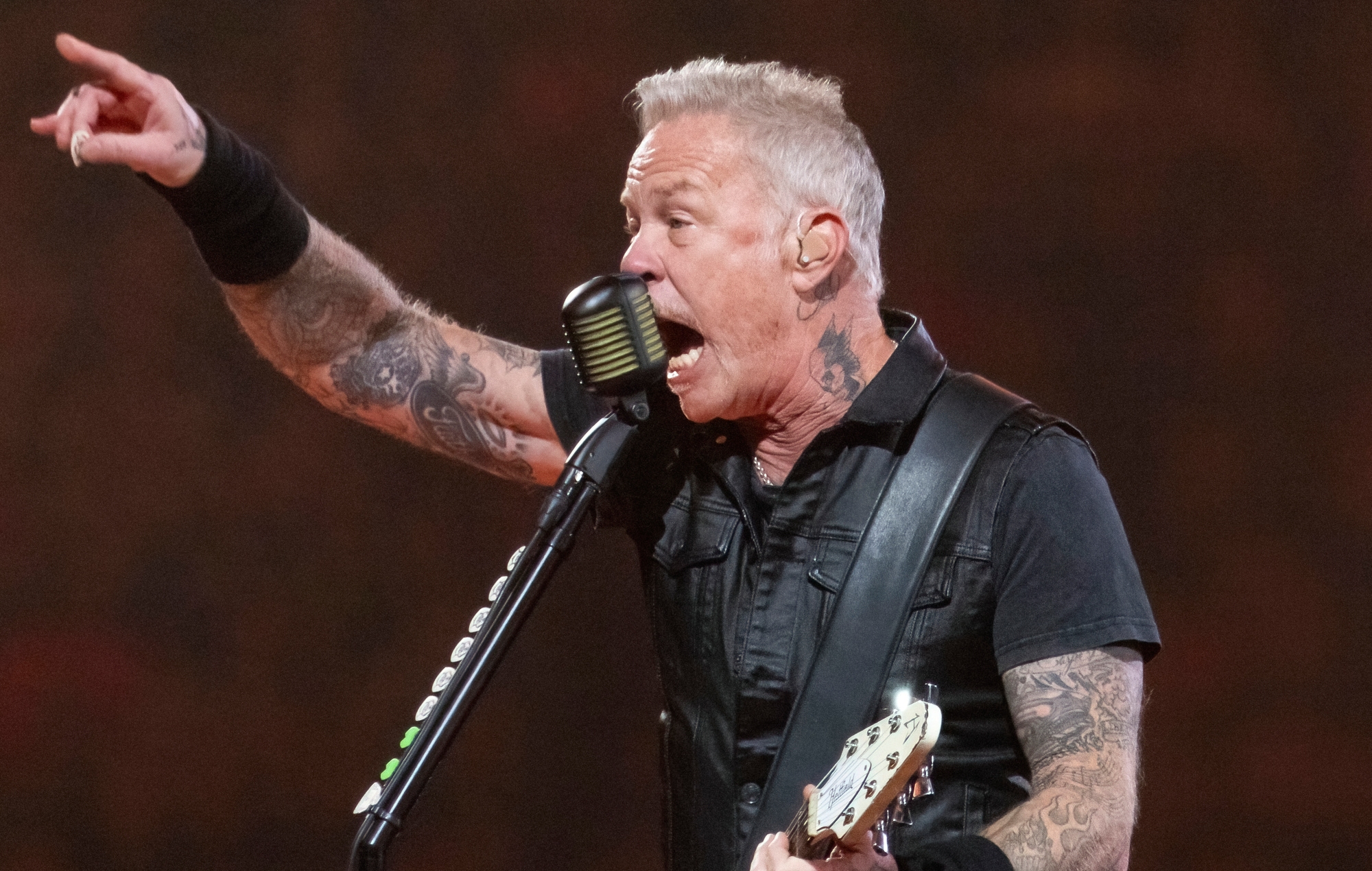 Ride The Lightning: Watch epic moment thunderstorm enhances Metallica live show