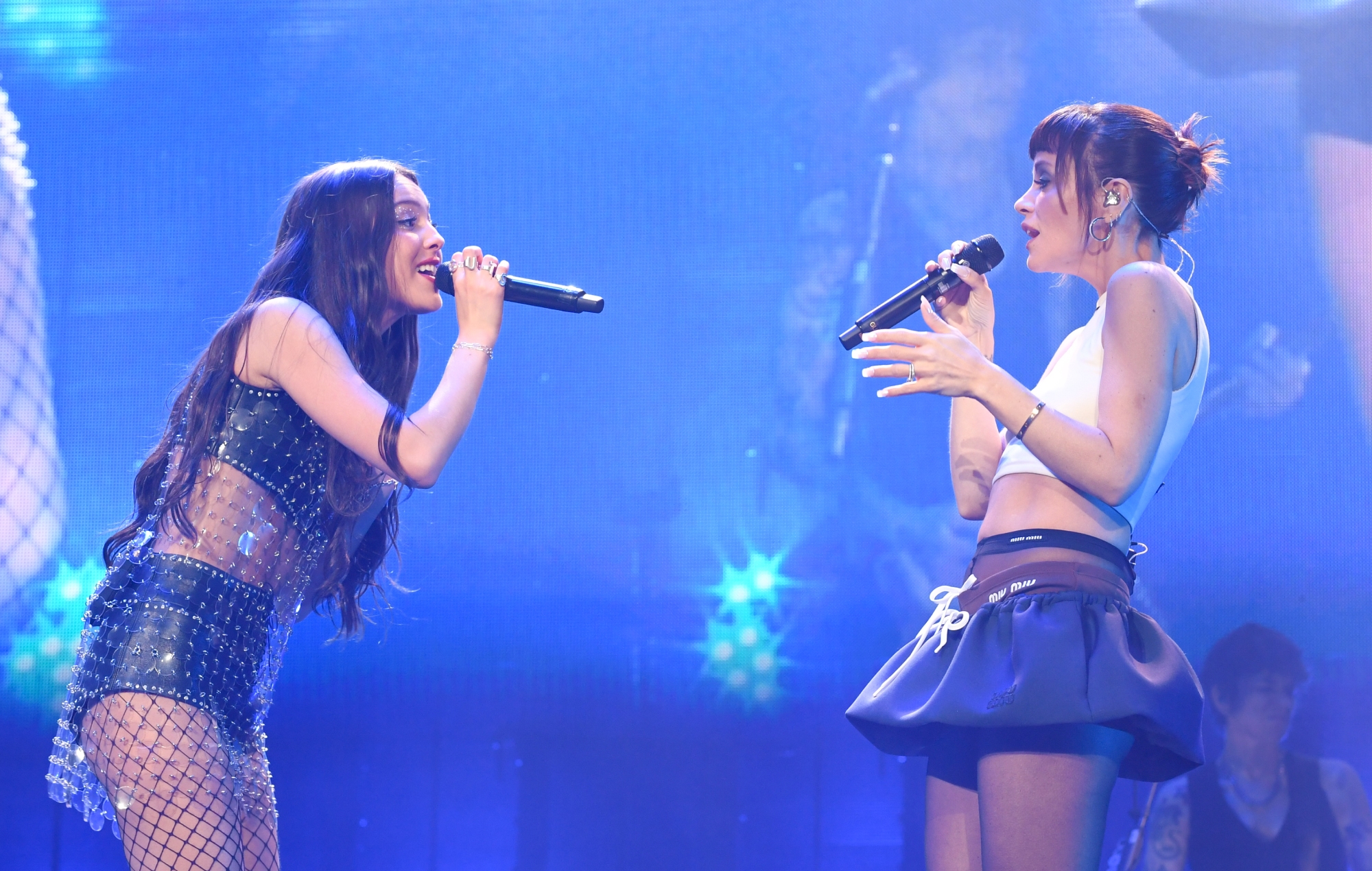 Watch Olivia Rodrigo bring out Lily Allen to duet ‘Smile’ for London show