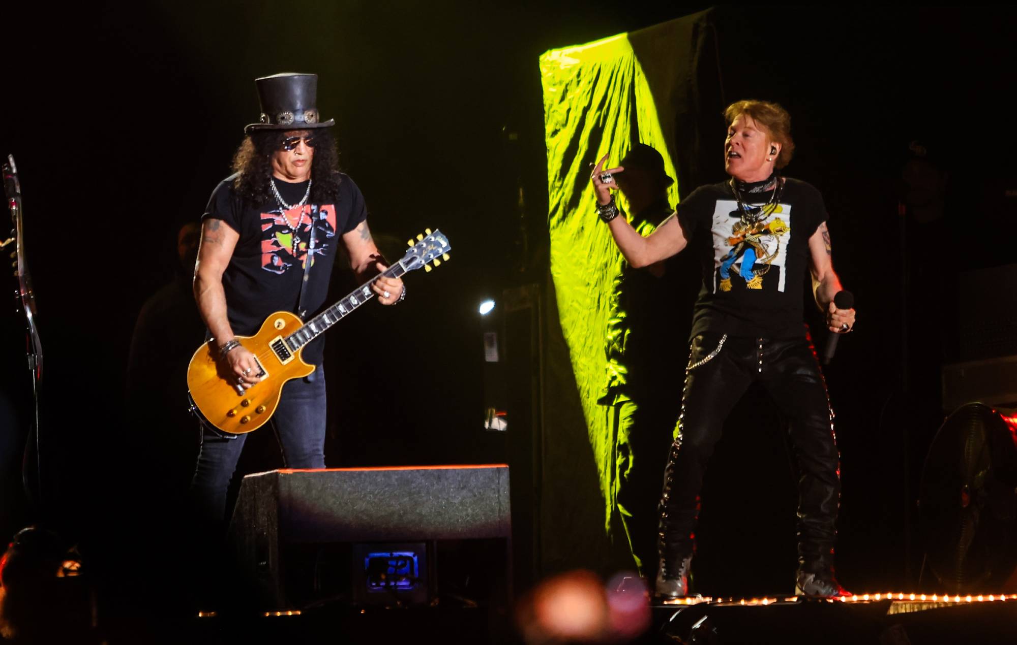 Slash says Guns N’ Roses are “trying” to make a new album