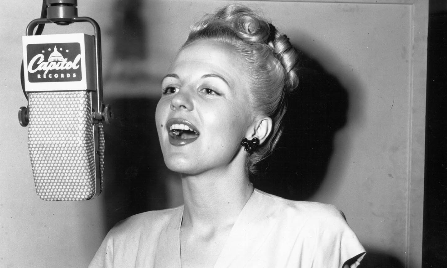 Best Peggy Lee Songs: 20 Essential Tracks To Give You Fever