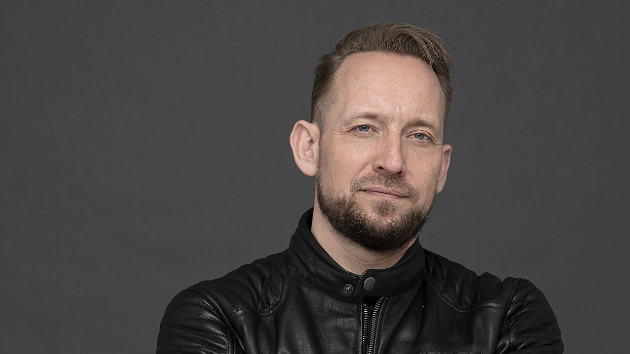 “I had to be there for my daughter’s birth – even if it meant cancelling a show with Metallica.“ From touring with Metallica to his surprising breakdancing skills, Michael Poulsen shares what he’s learned in his time with Volbeat, Asinhell and beyond