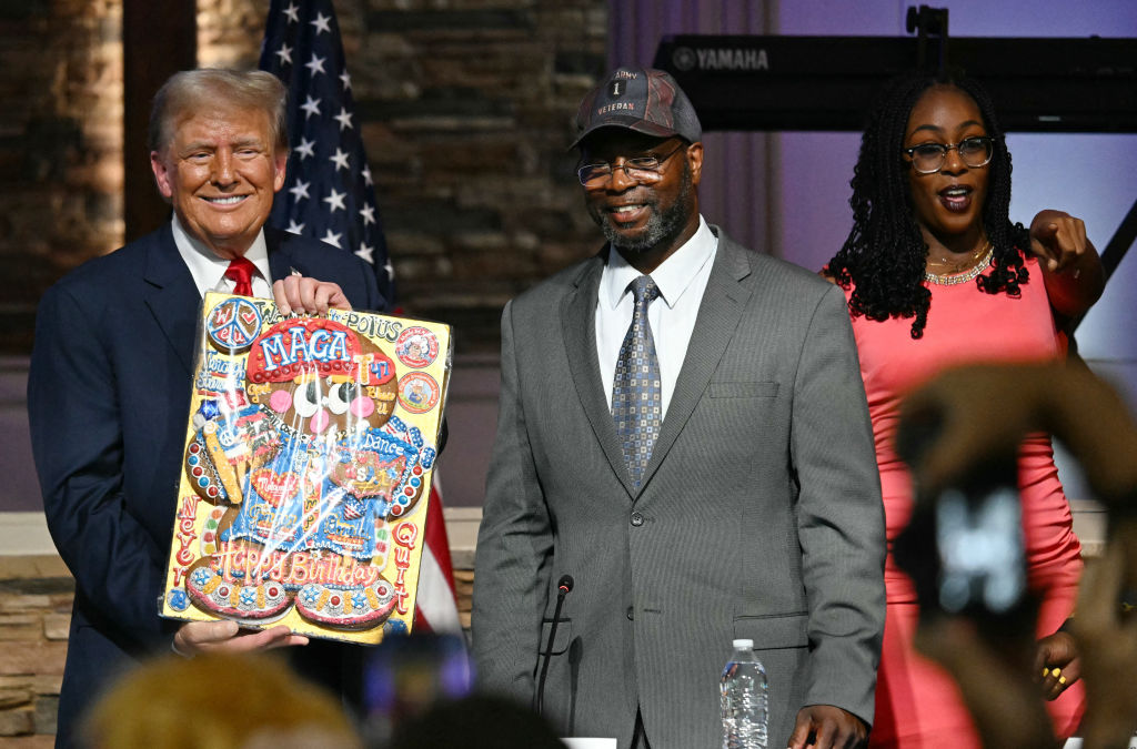 Orange Felon Donald Trump’s Blacks For Trump Event In Detroit Packed With White Folks