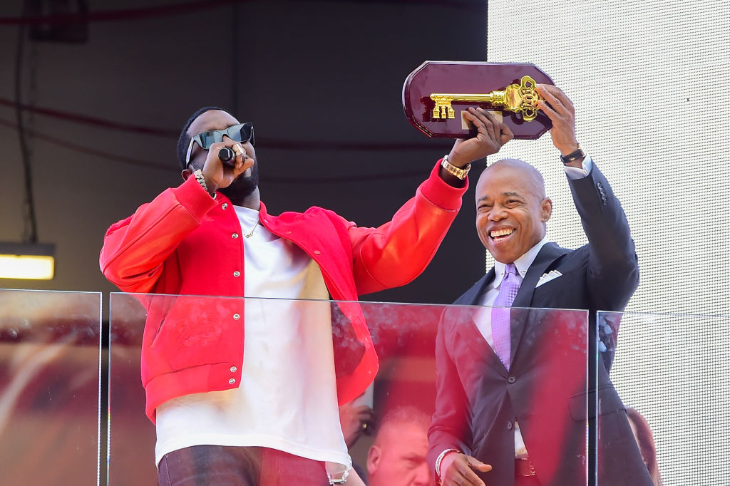 Diddy Returns The Keys To New York City To The Mayor’s Office