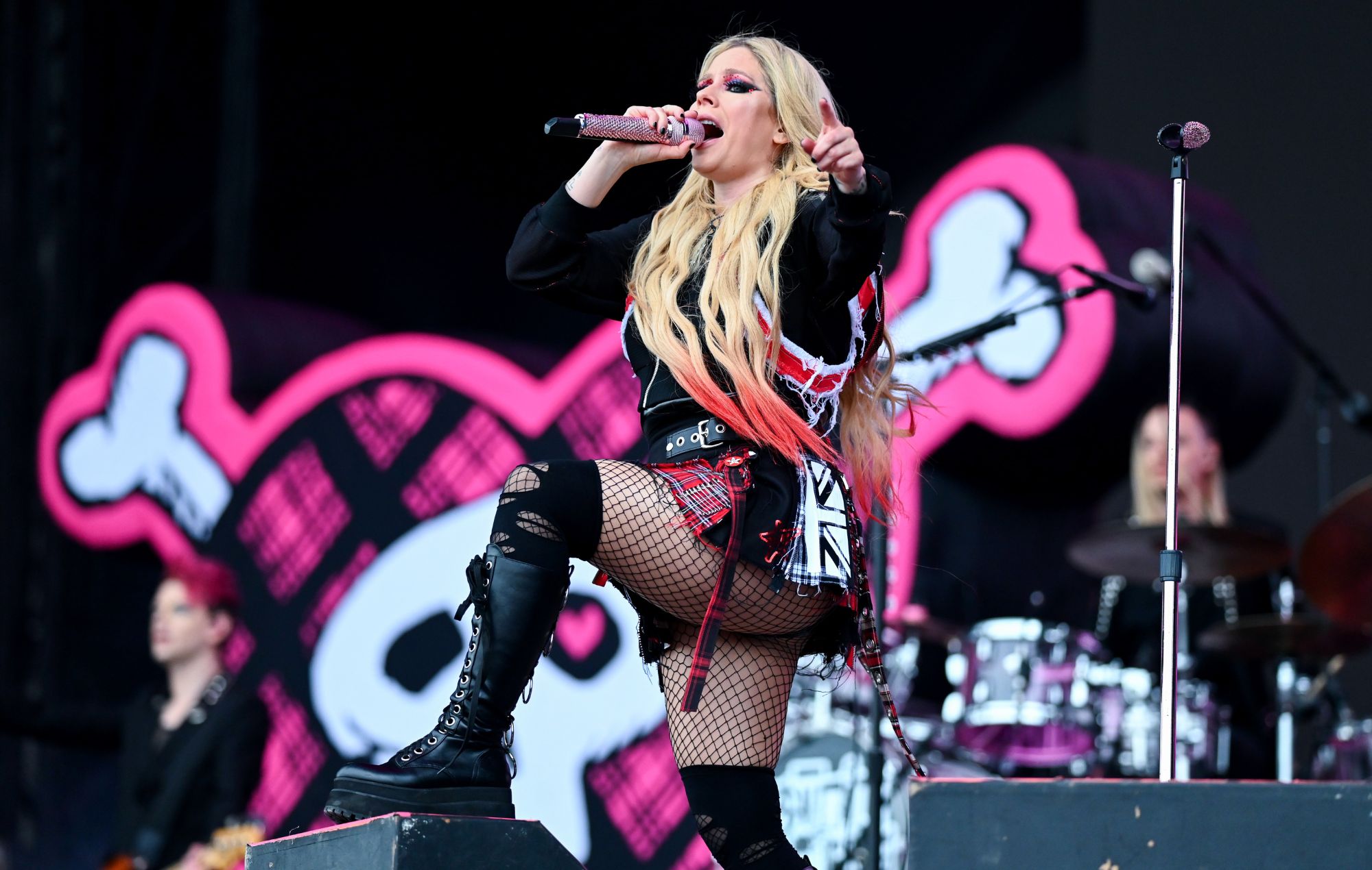 Avril Lavigne live at Glastonbury 2024: pop-punk star delivers an unashamed nostalgia fest