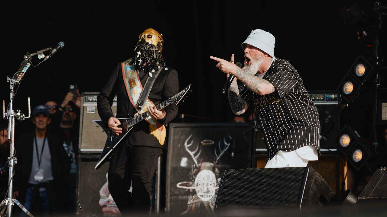 “Wes Borland still dresses like a hard rock Grace Jones and Fred Durst still holds 80,000 people in the palm of his hand.” Limp Bizkit show Download why they remain metal’s greatest party band