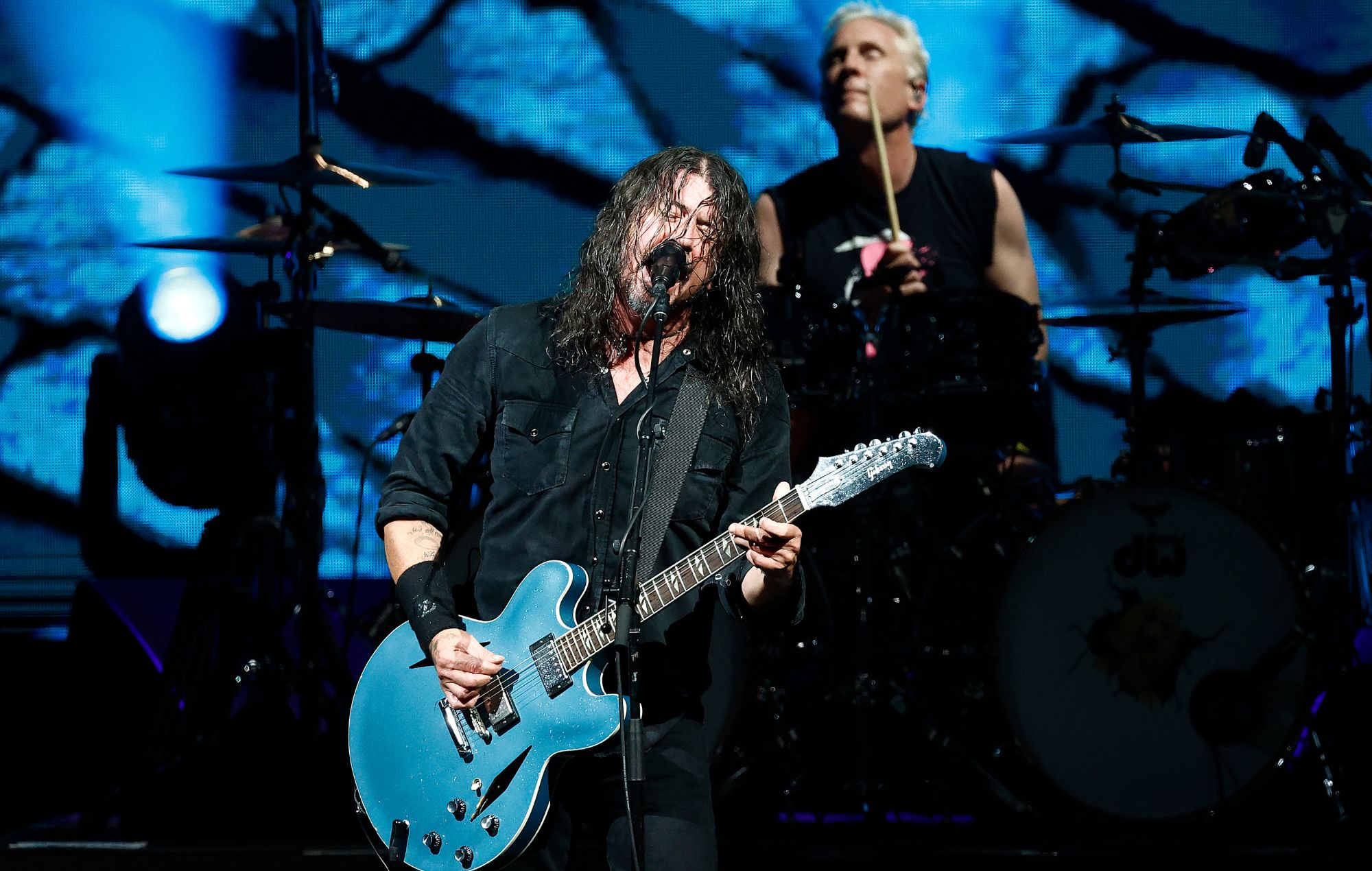 Dave Grohl sips Buckfast and duets with daughter Violet as Foo Fighters’ UK tour hits Glasgow