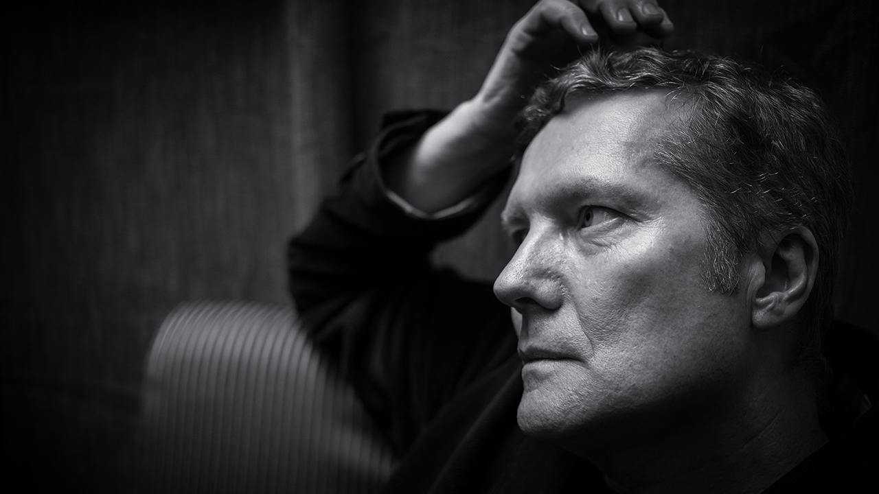 Tim Bowness shares new video for the aptly titled When Summer Comes