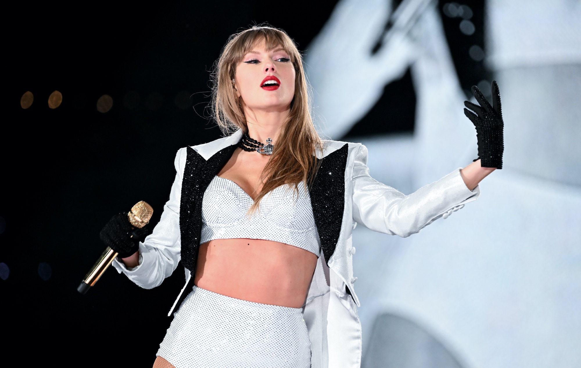 Taylor Swift live at Wembley Stadium: check out the stage times