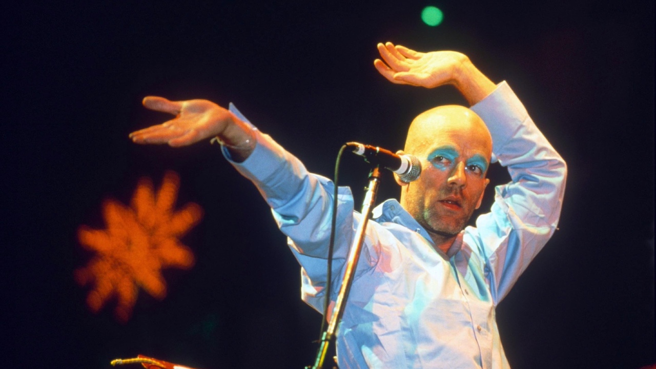 “We pulled ourselves back to the front of the line and proved, ‘This is what we’re capable of’.”: revisiting R.E.M.’s iconic Glastonbury set 25 years on