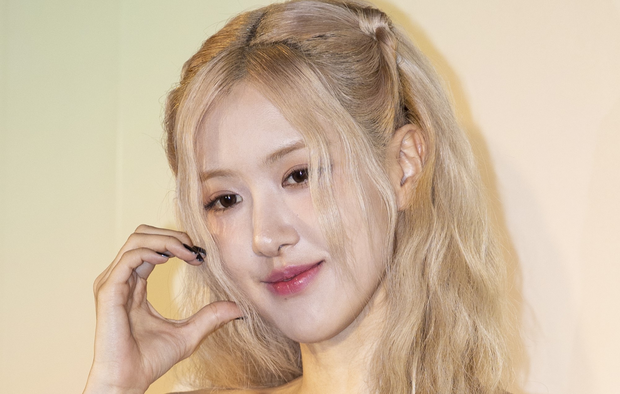 BLACKPINK’s Rosé signs to The Black Label