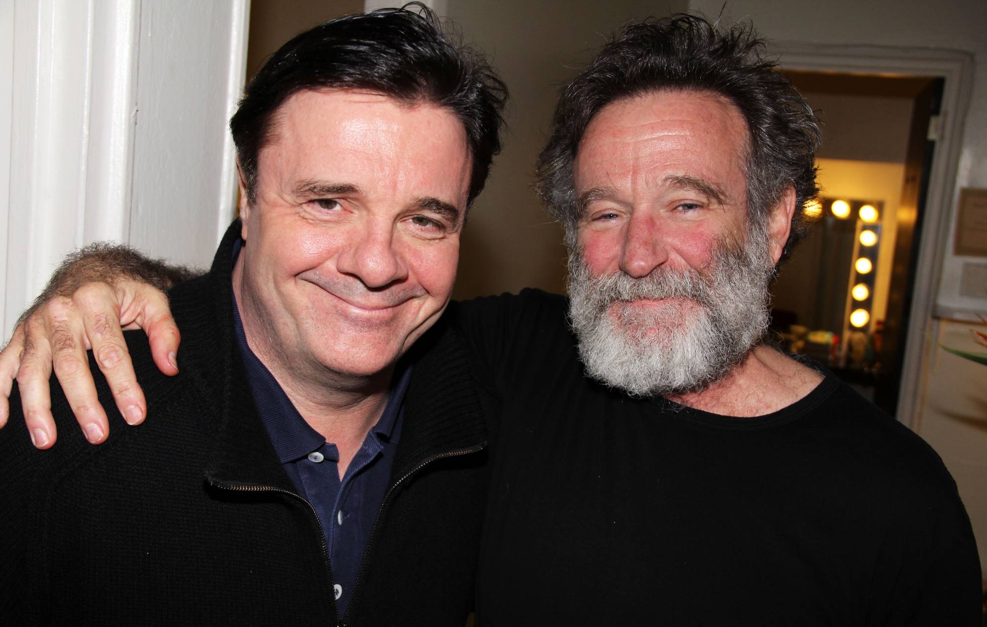 Robin Williams helped actor Nathan Lane when he came out as gay: “He went on to protect me”