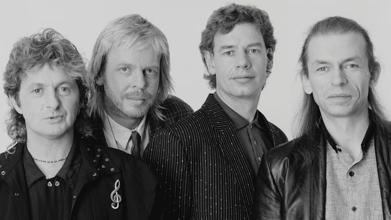 “Here was fresh music, well-presented in high quality, and I didn’t have to sit around in a rehearsal room for months deciding on the sandwich order”: The joy and pain of Anderson Bruford Wakeman Howe’s only album