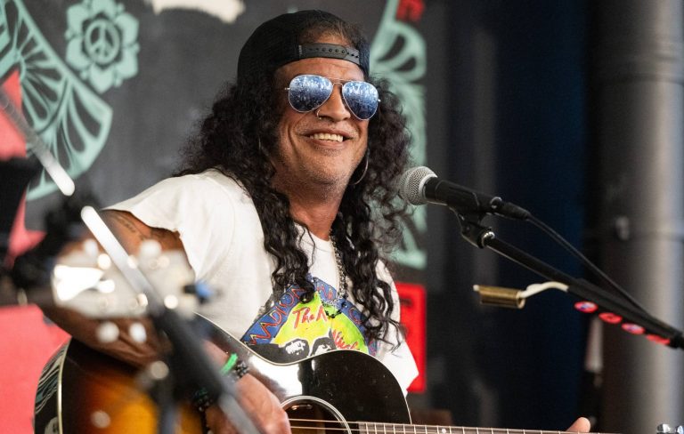 Slash: “2025 is all about Guns N’ Roses”