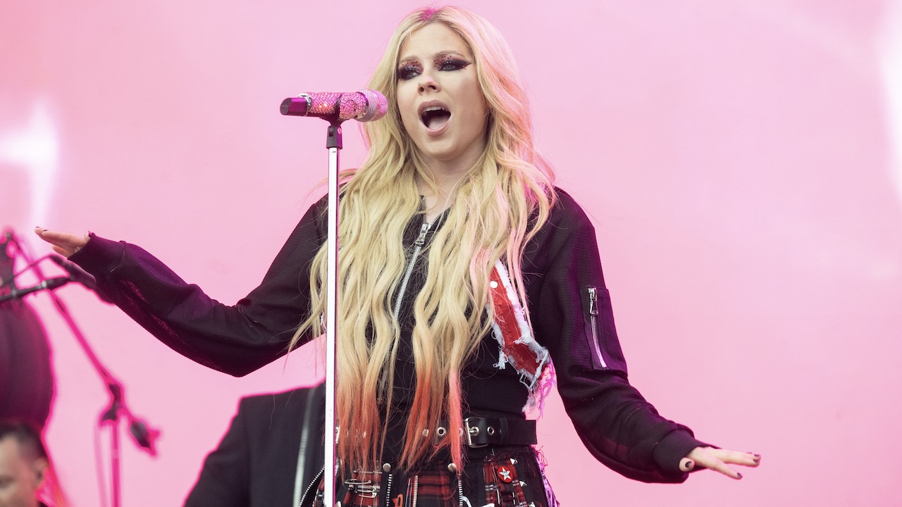 “Where are my skater boys at? Where are my skater girls at?” Watch Avril Lavigne spark wild scenes at Glastonbury performing for one of the weekend’s biggest crowds