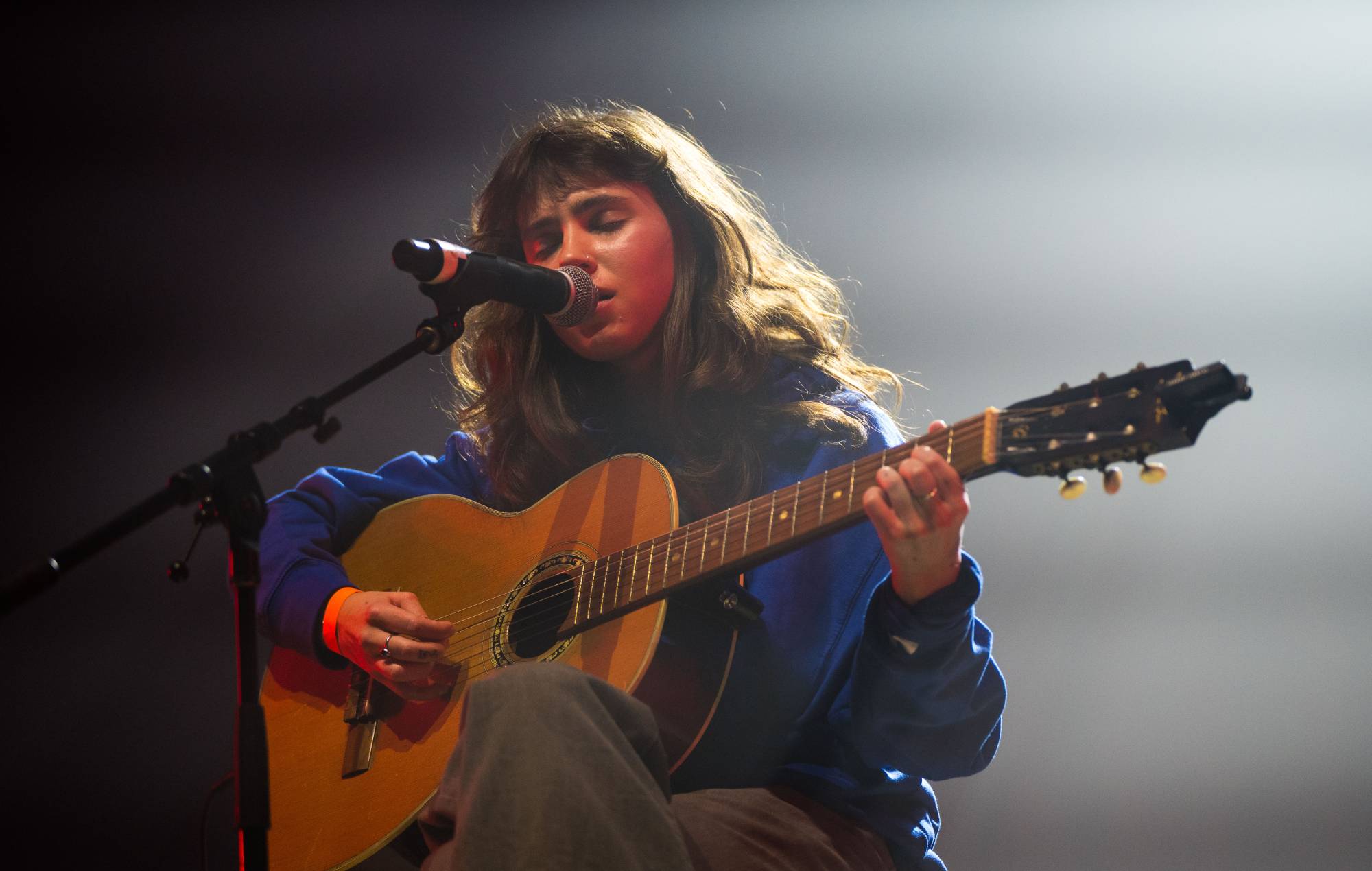 Clairo plays new song ‘Pier 4’ at Palestine benefit show in London