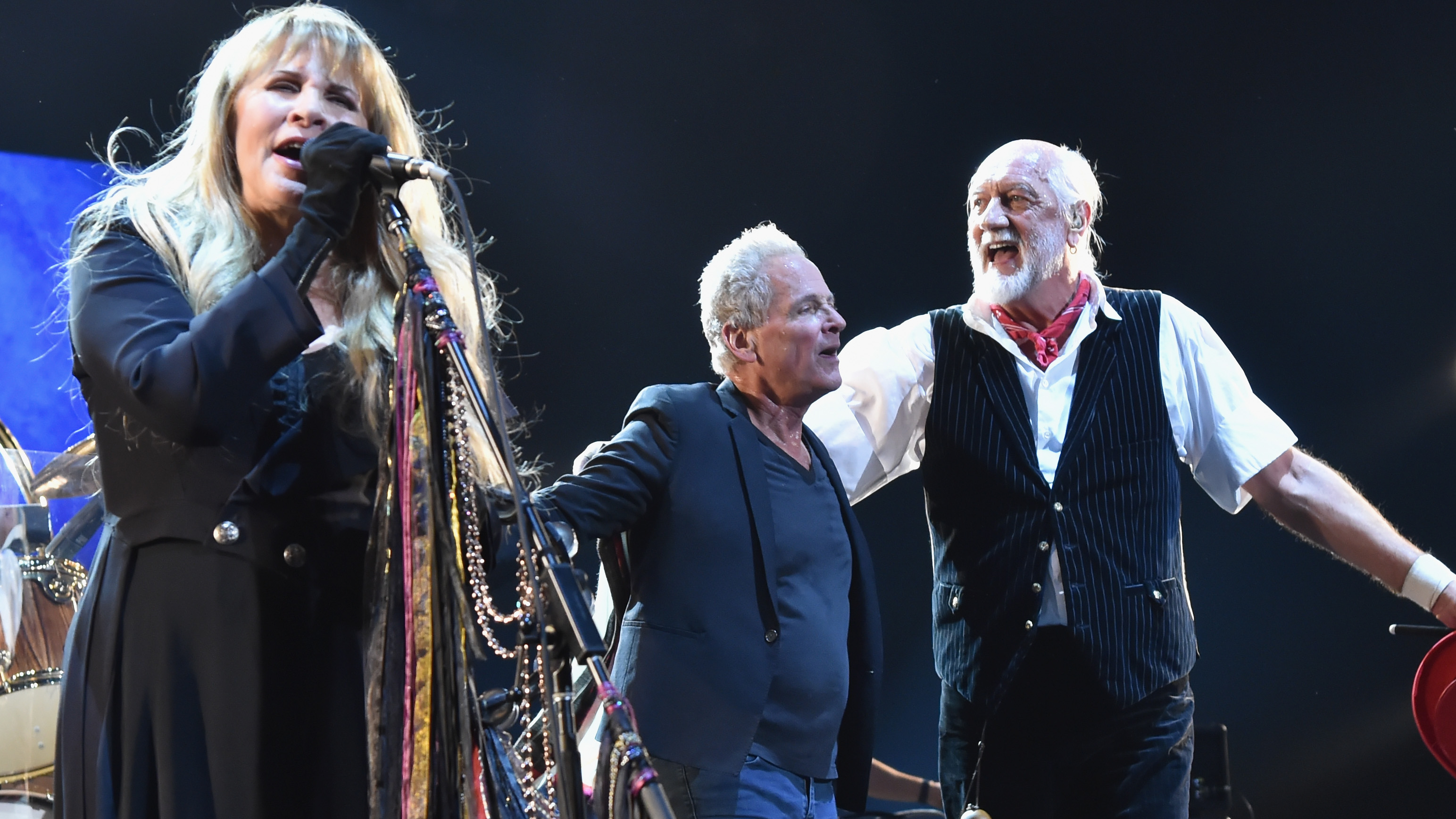 Mick Fleetwood “would love to see a healing” between Stevie Nicks and Lindsey Buckingham, says their renewed friendship doesn’t need to result in a Fleetwood Mac tour