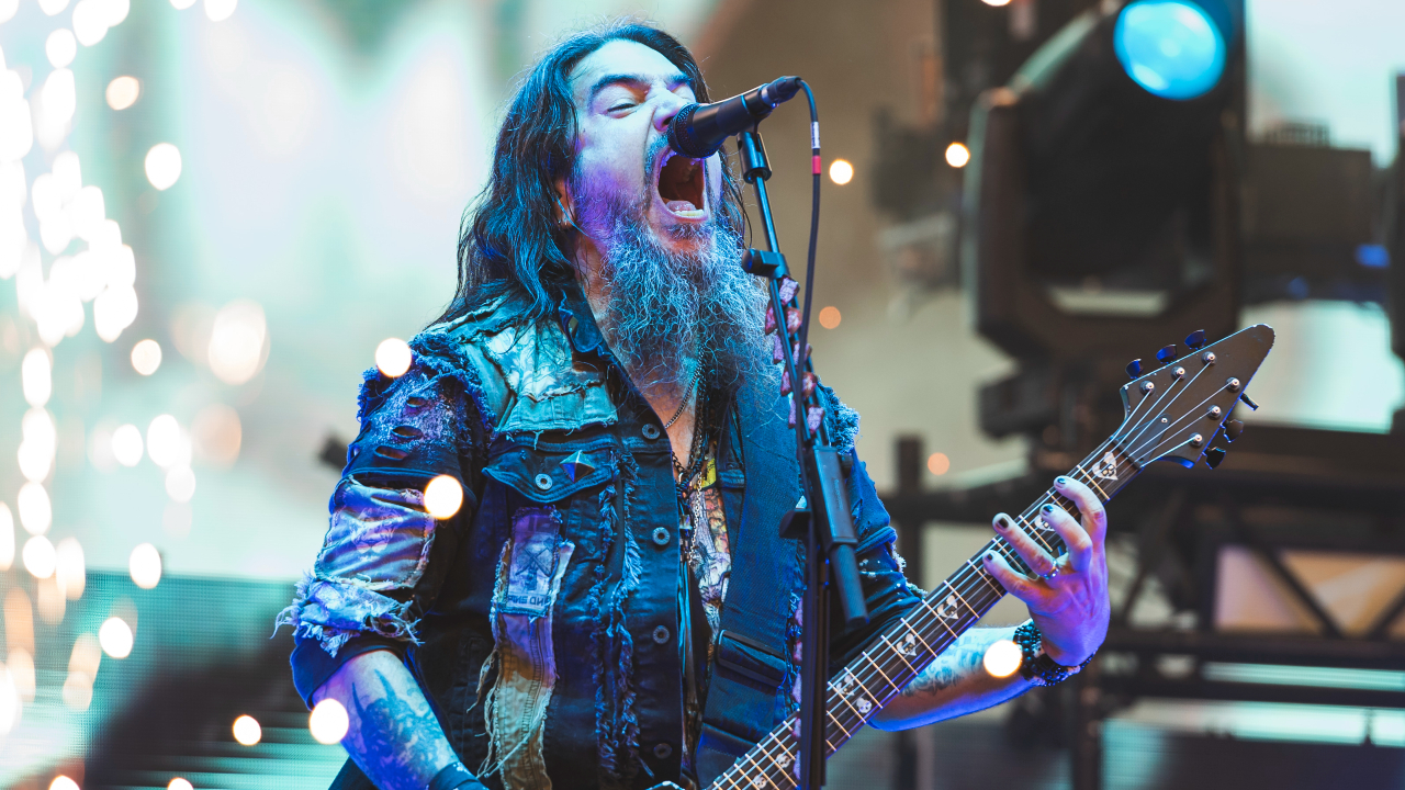 Watch Machine Head prove their might as festival headliners in this pro-shot video of their full Hellfest set