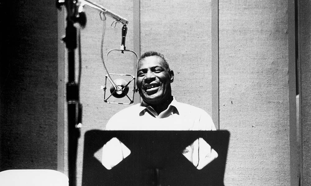 ‘The Natchez Burnin’’: Howlin’ Wolf Remembers The Mississippi Fire Of 1940