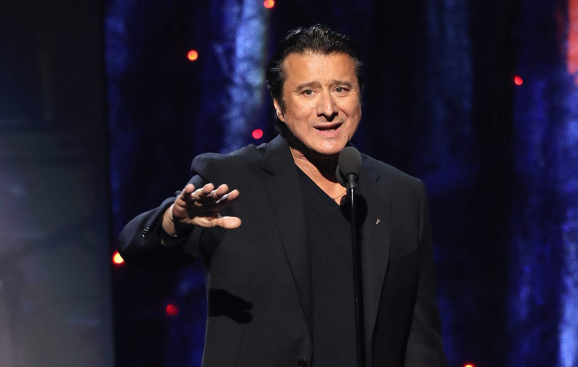 Journey fan loses $122,000 to Steve Perry-impersonating scammer