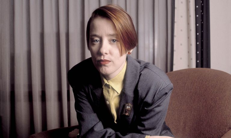 How Suzanne Vega Rebooted The Singer/Songwriter For The 80s