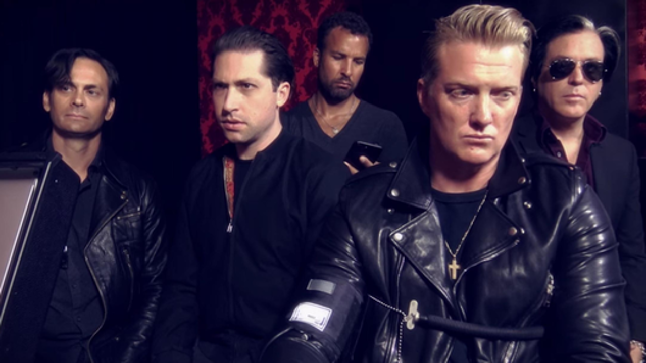 “Queens are gutted we aren’t able to play for you.” Queens Of The Stone Age cancel European tour as Josh Homme returns to the United States for “emergency surgery”