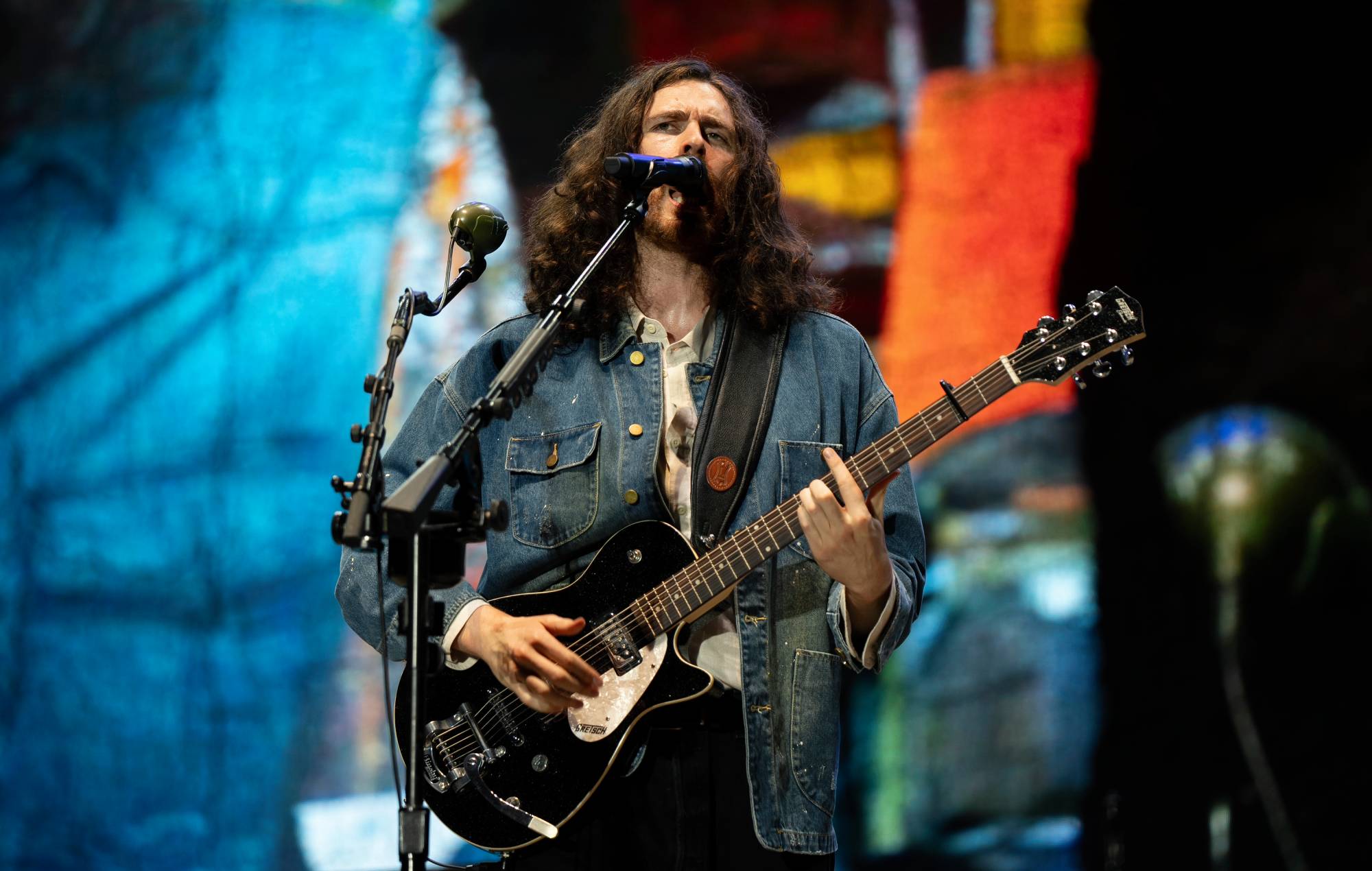 Watch Hozier give unreleased song ‘Nobody’s Soldier’ its live debut and call for a ceasefire in Gaza at Lollapalooza 2024