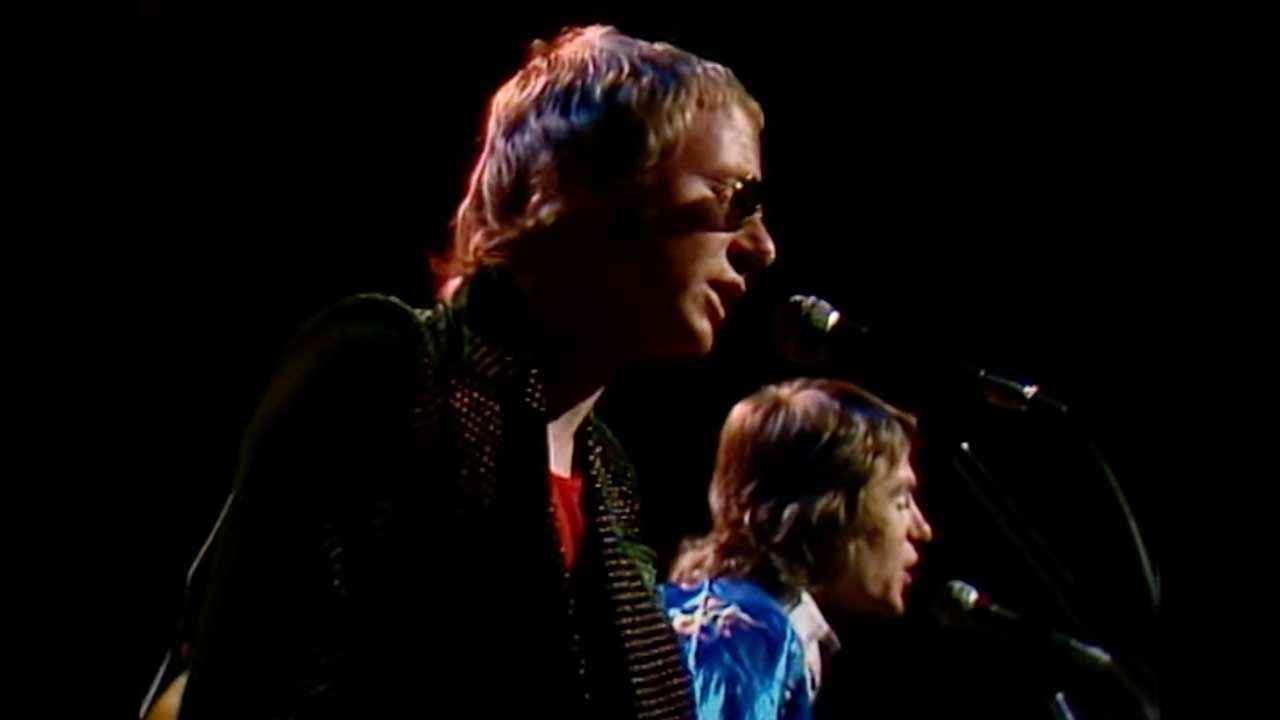 Watch Wishbone Ash play the classic Blowin’ Free on The Midnight Special 50 years ago