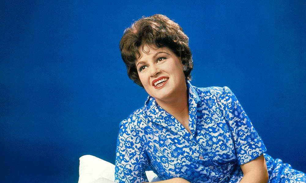 ‘Crazy’: Patsy Cline’s Immortal Reading Of A Little-Known Willie Nelson Song