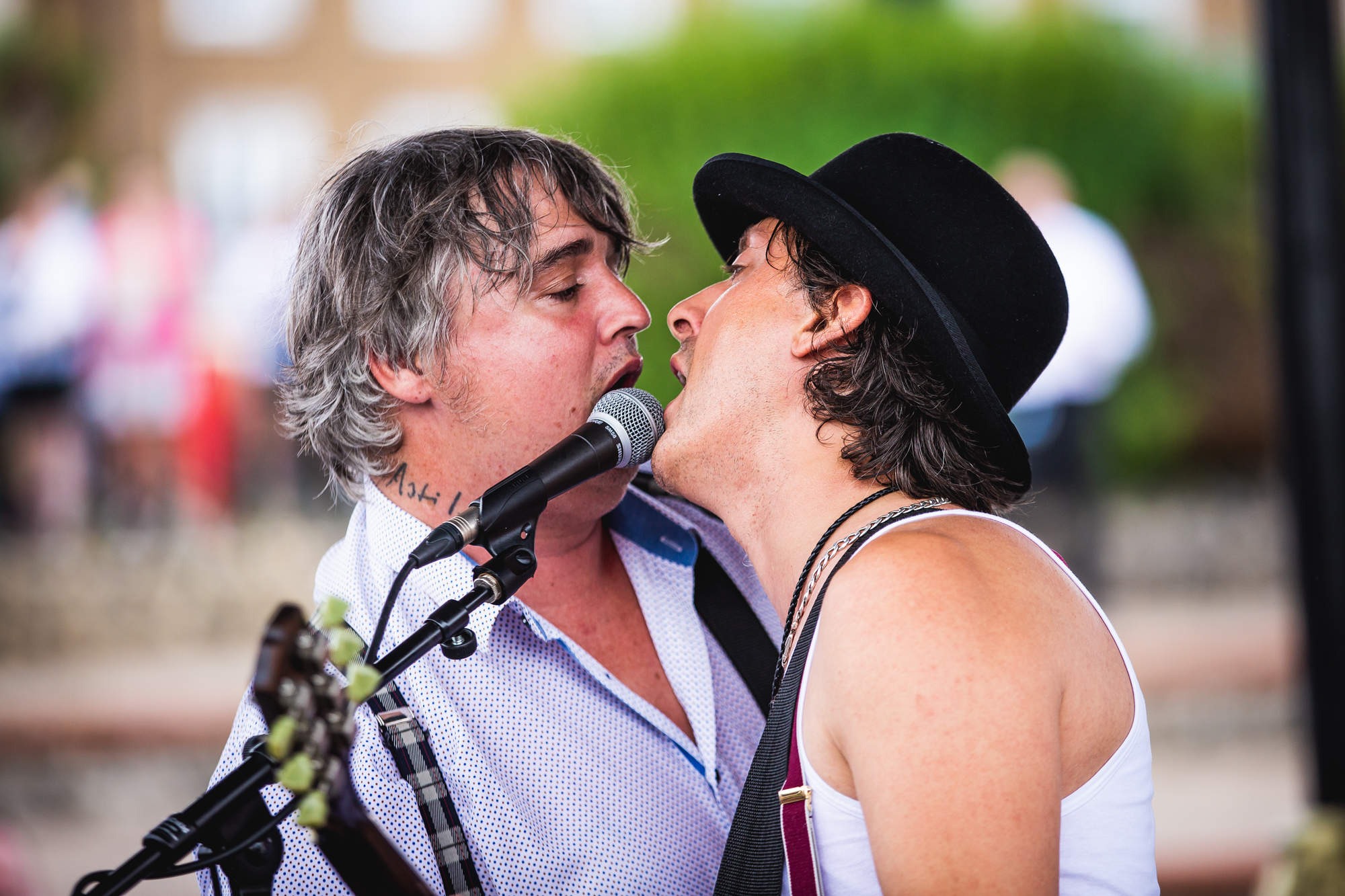 Alan McGee on being “instantly stunned” by gruesome fight between The Libertines’ Pete Doherty and Carl Barât