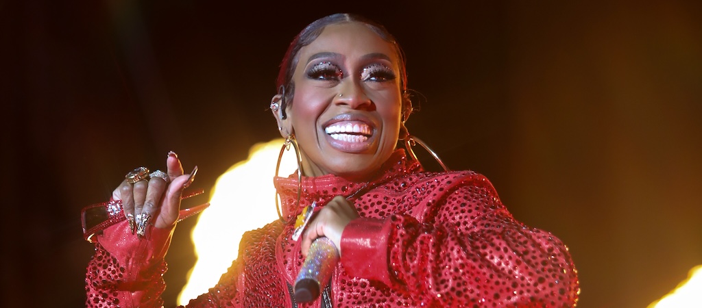 Missy Elliott Surprised Fans At Her ‘Out Of This World Tour’ Stop In Brooklyn With A Lil Kim Appearance